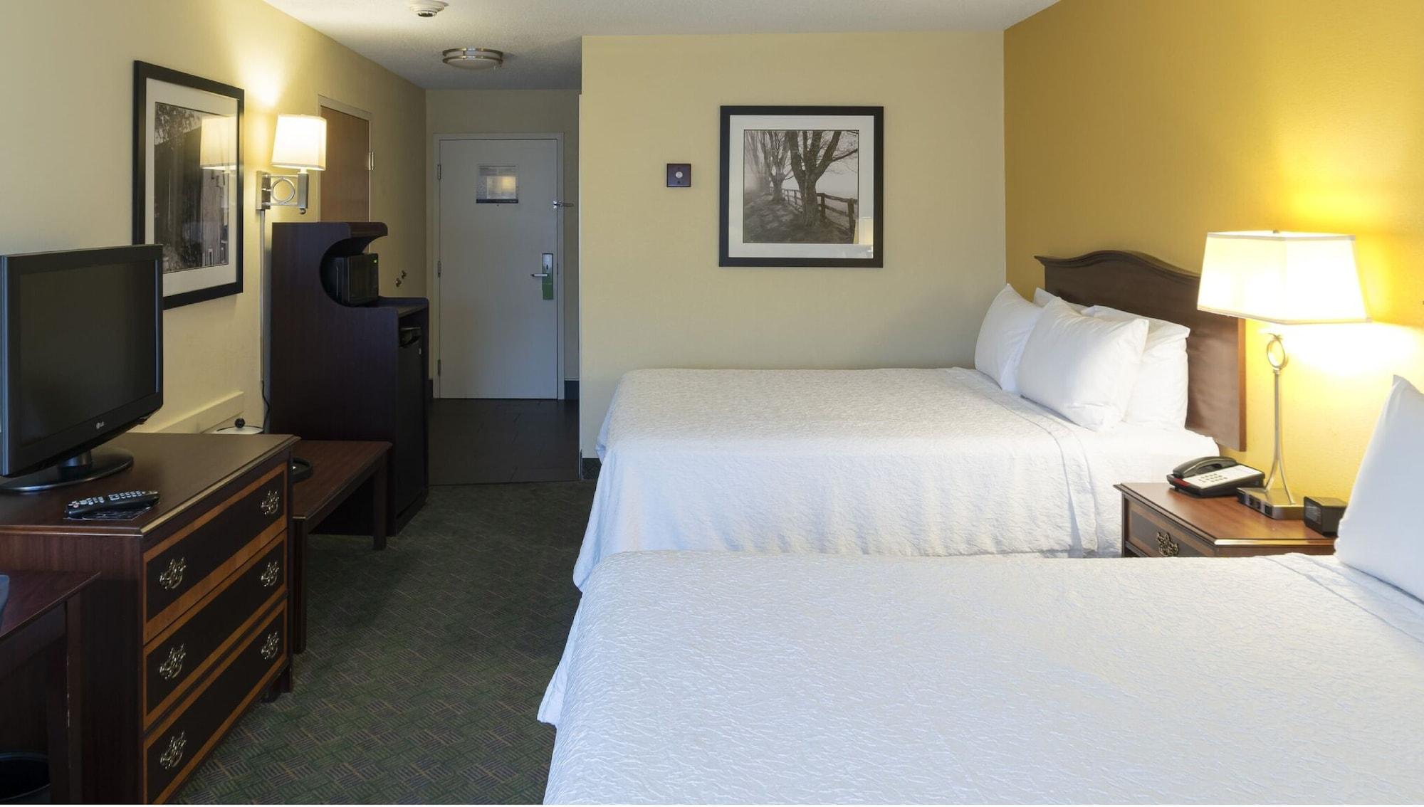 Hampton Inn New Philadelphia Exterior foto