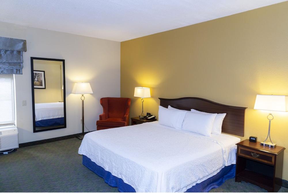 Hampton Inn New Philadelphia Exterior foto