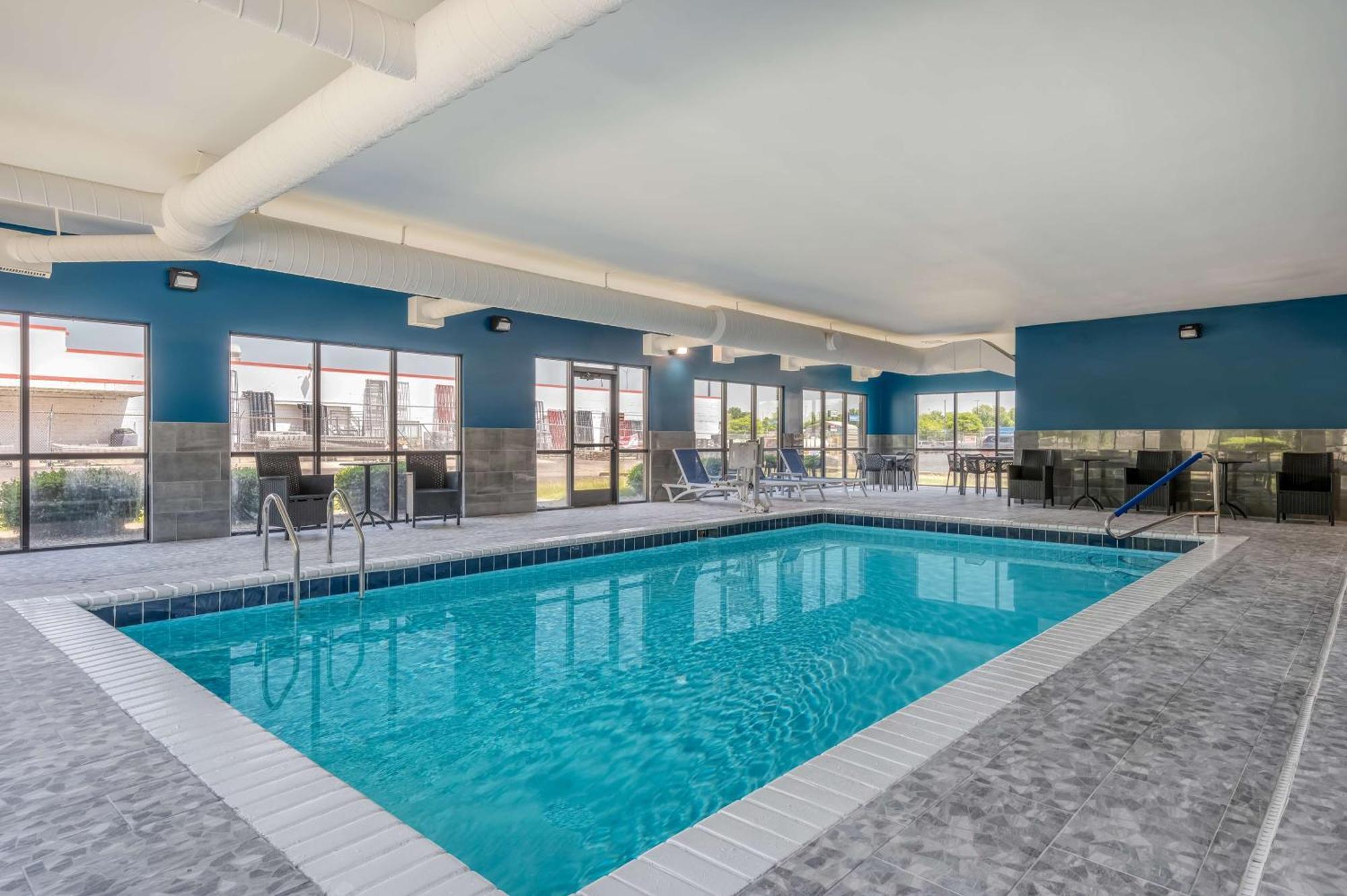 Hampton Inn New Philadelphia Exterior foto