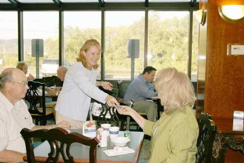 Hampton Inn New Philadelphia Restaurante foto